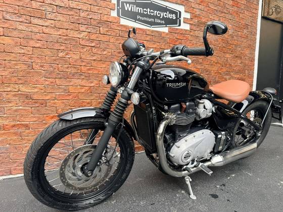 TRIUMPH BONNEVILLE BOBBER 1200 